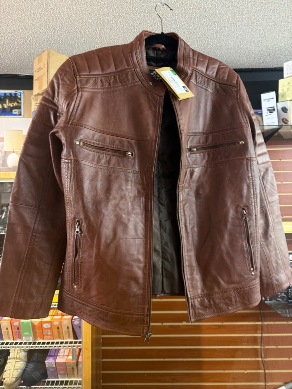 Mens Brown Leather Motorcycle Jacket Quilted Shoulder NWT Size Medium